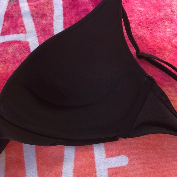 Old Navy Women’s Swim Top - Picture 3 of 3